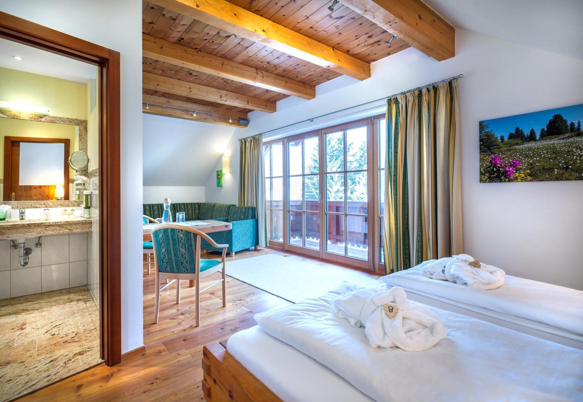 Hotel Haeuserl Im Wald マリアプファル エクステリア 写真
