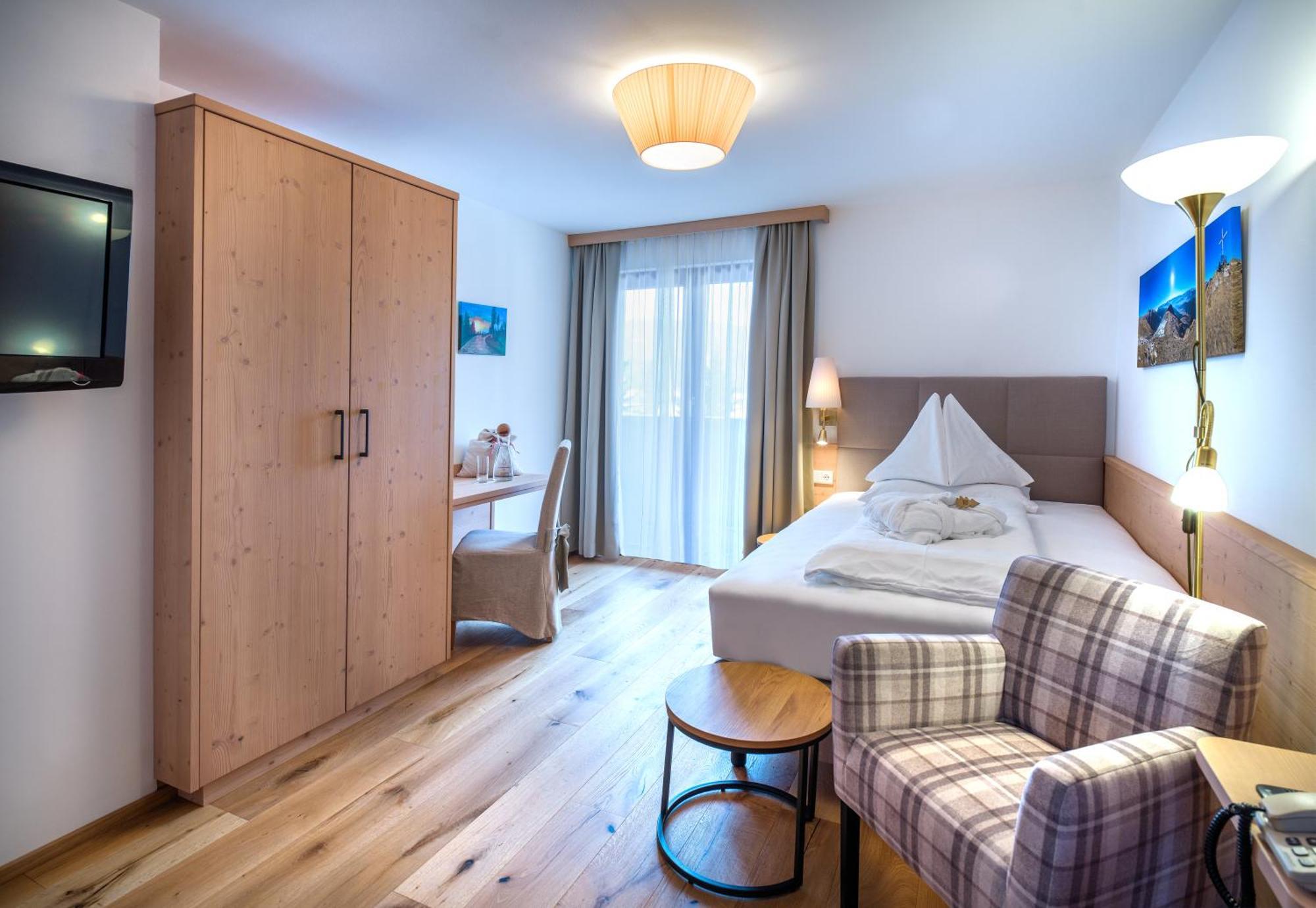 Hotel Haeuserl Im Wald マリアプファル エクステリア 写真