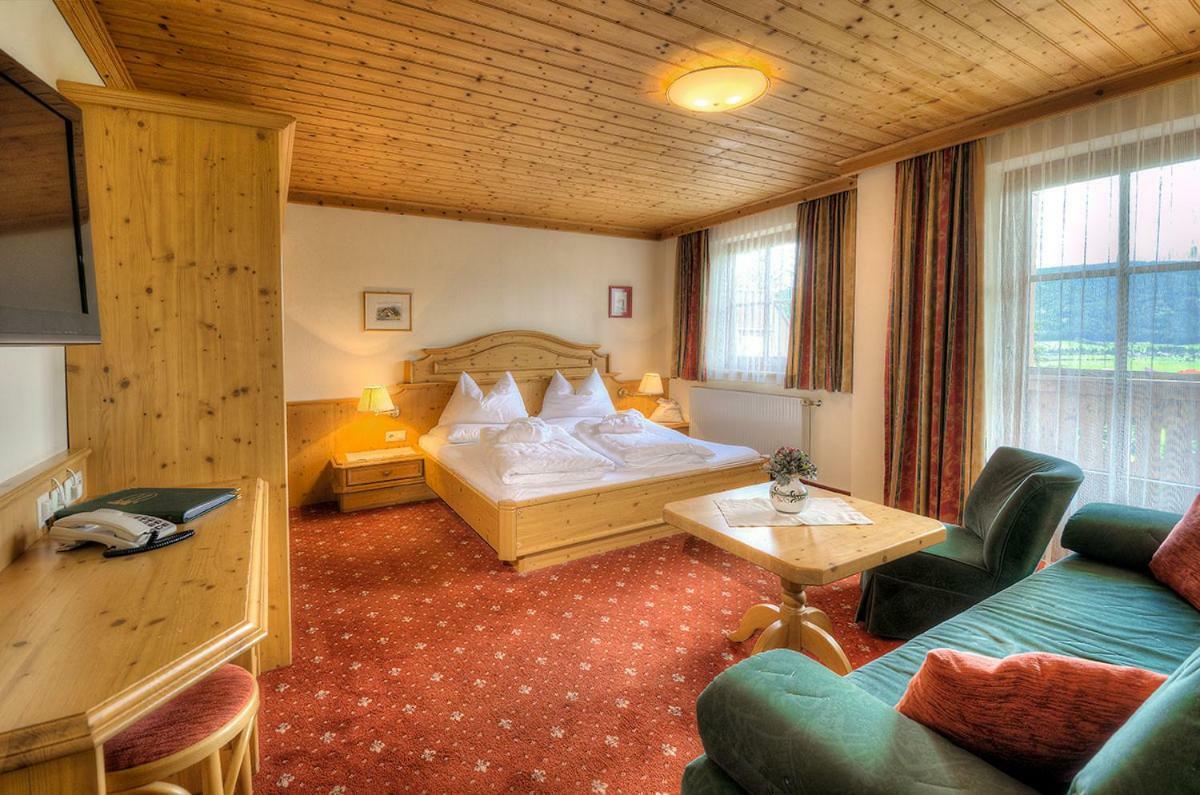 Hotel Haeuserl Im Wald マリアプファル エクステリア 写真